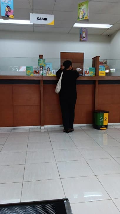 Kantor Adira Finance Darma Giri - Gianyar