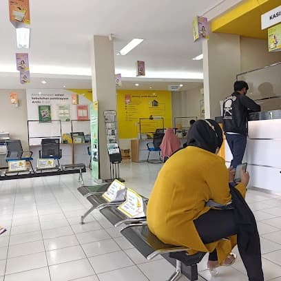 Kantor Adira Finance Soekarno Hatta - Pasuruan